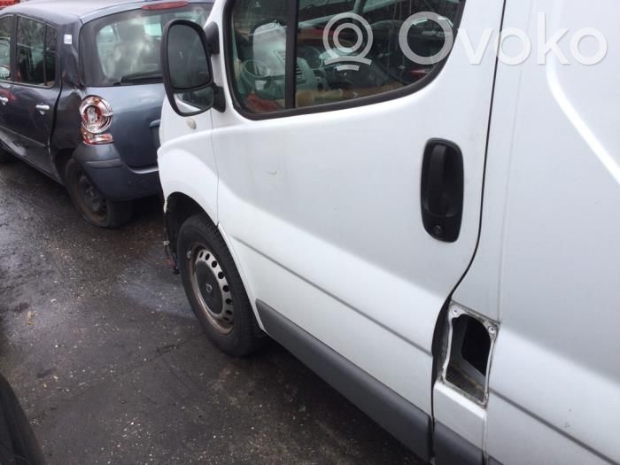 Renault Trafic II (X83) Drzwi przednie 