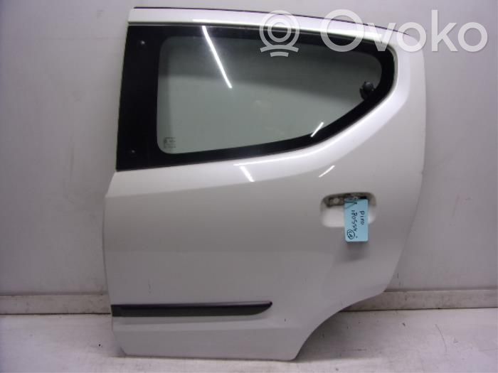 Nissan Pixo Galinės durys 