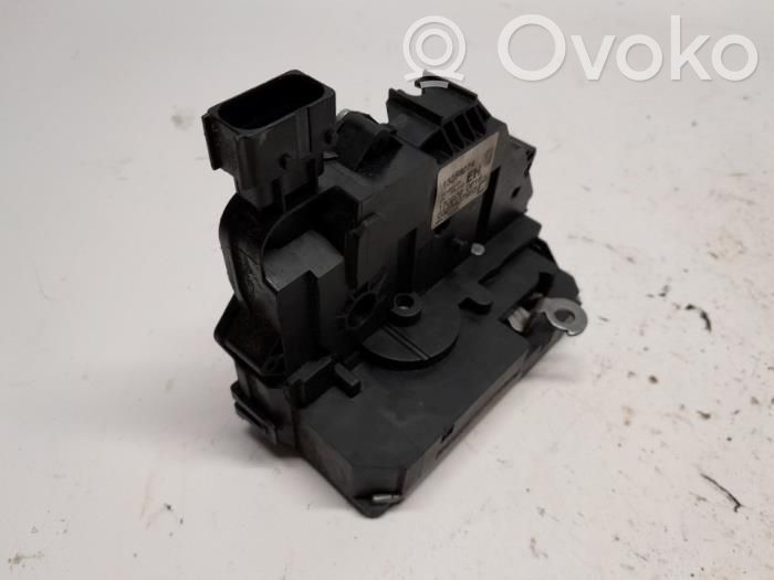 Opel Corsa D Zamek drzwi przednich 