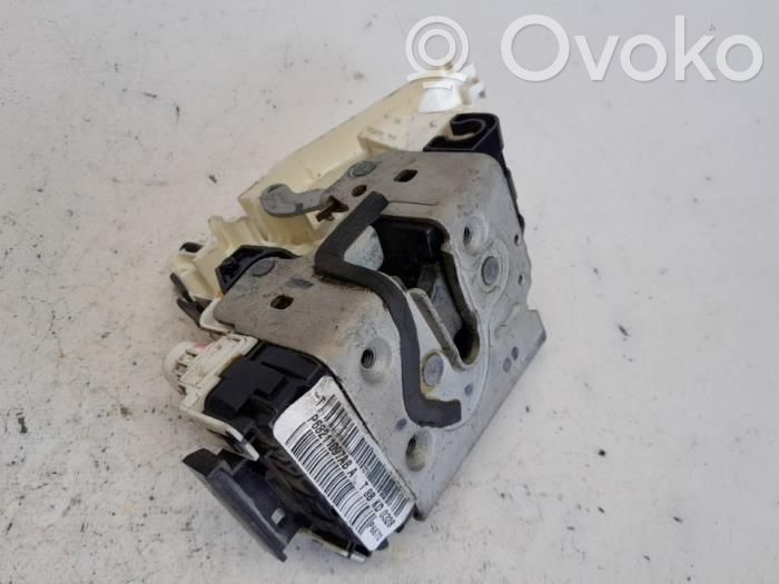 Etuoven lukko   P68211097AB,P6670,K68211097AB,K68211097AB,P6670,P68211097AB