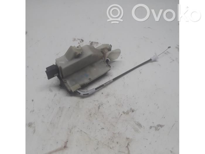 Peugeot 208 I Front door lock 
