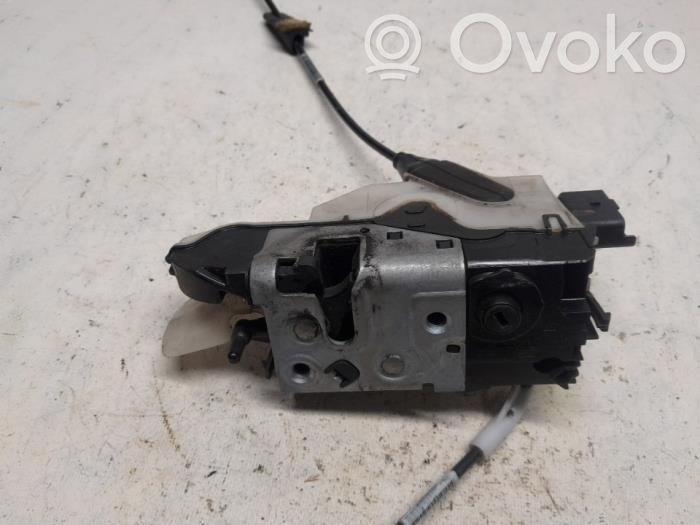 Peugeot 208 I Front door lock 