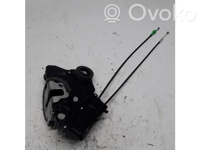 Toyota Yaris Front door lock 