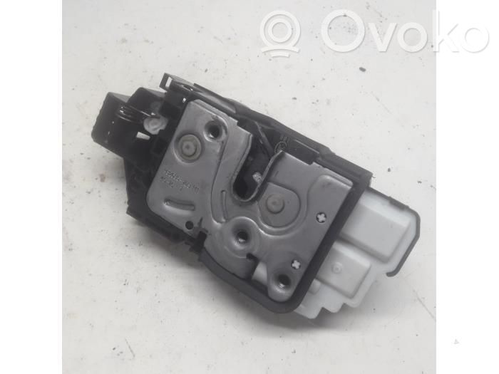 Etuoven lukko   31440390,933374110,13431840,1706161558D,31440390,6056W1705I8,933374110