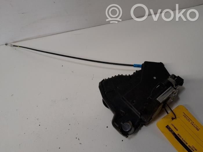 Toyota Yaris Zamek drzwi przednich 