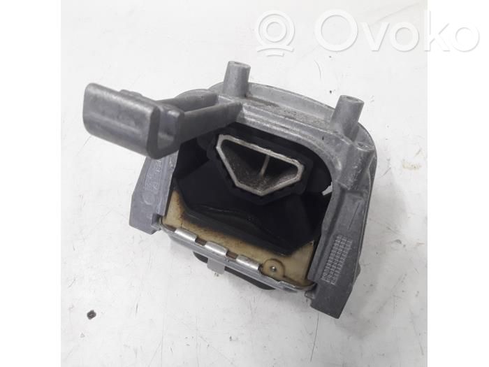 Volkswagen Golf VII Engine mount bracket 