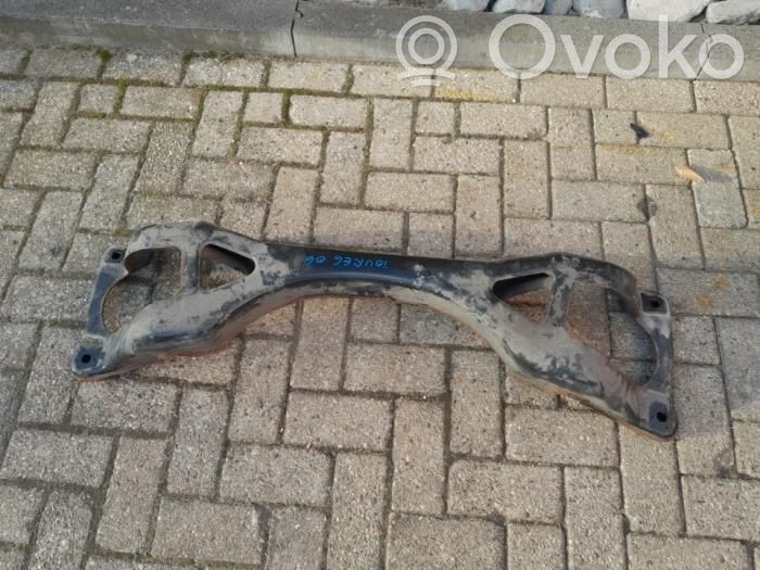 Volkswagen Touareg I Front subframe 