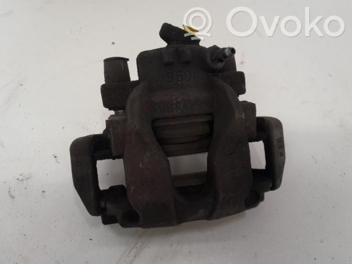 Renault Clio IV Zacisk hamulcowy przedni 