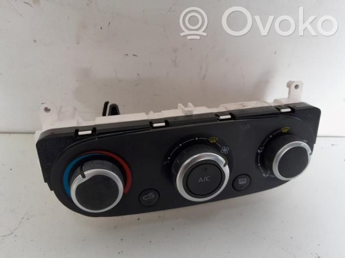 Renault Clio IV Climate control unit 