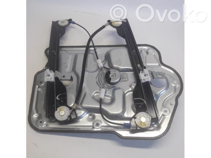 Nissan Qashqai Elektryczny podnośnik szyby drzwi przednich 