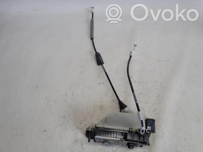 Peugeot 208 I Front door lock 