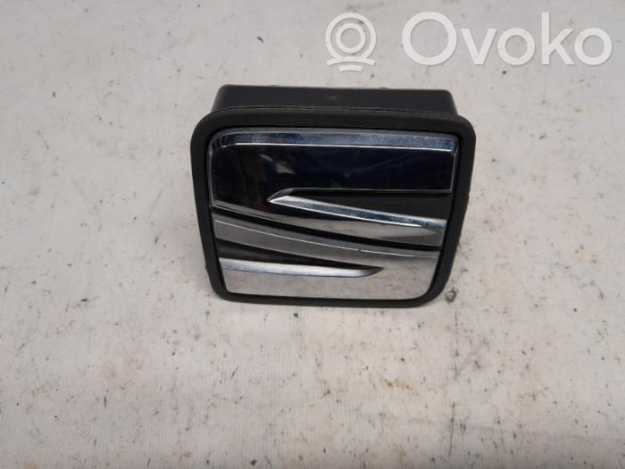 Seat Leon IV Takaoven kahvan kehys 