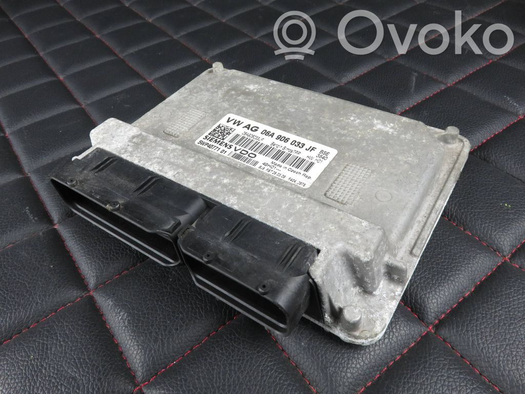 Volkswagen Golf VI Engine control unit/module 