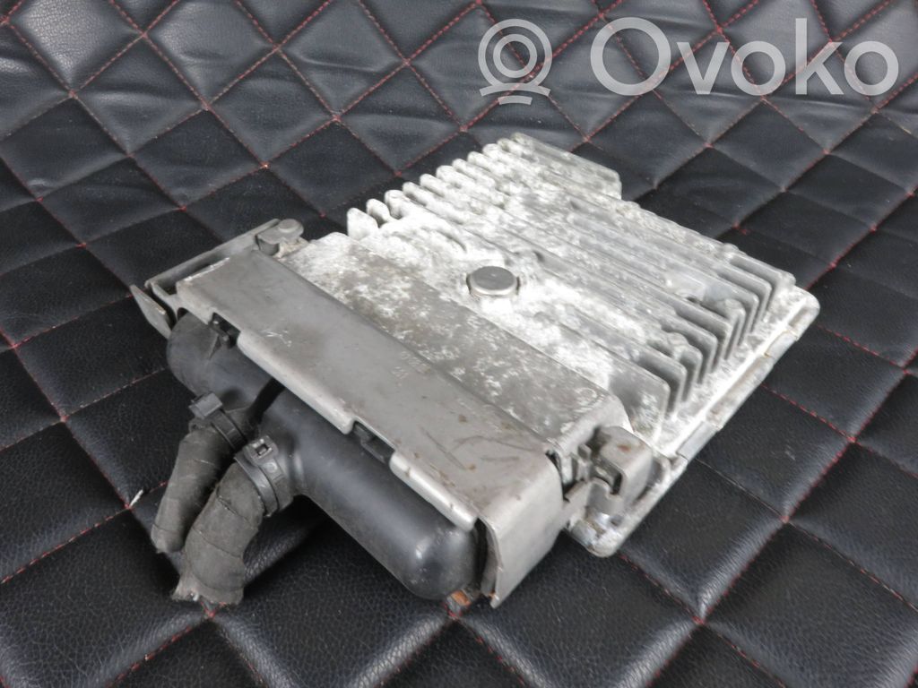Volkswagen Golf VI Engine control unit/module 