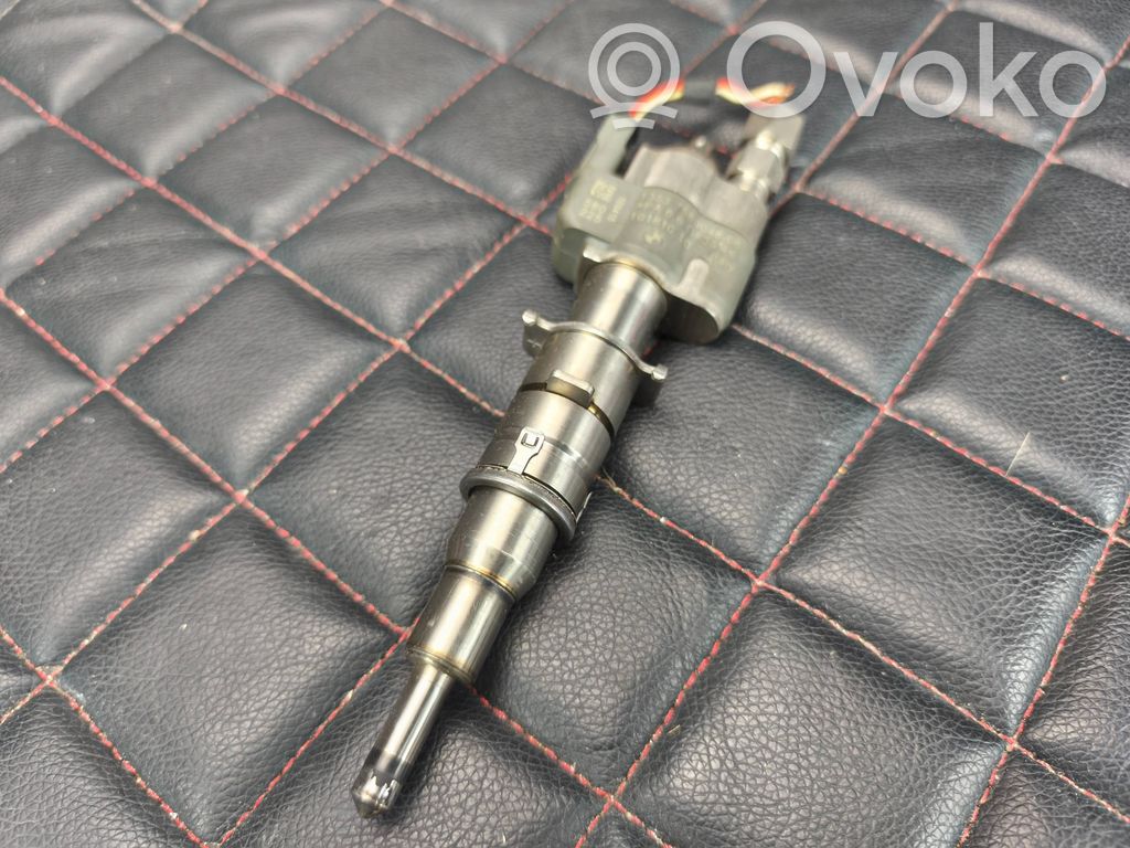 BMW 1 E81 E87 Fuel injector 
