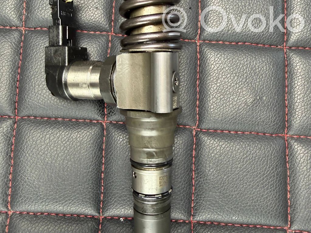 Volkswagen PASSAT B6 Injector combustibil 