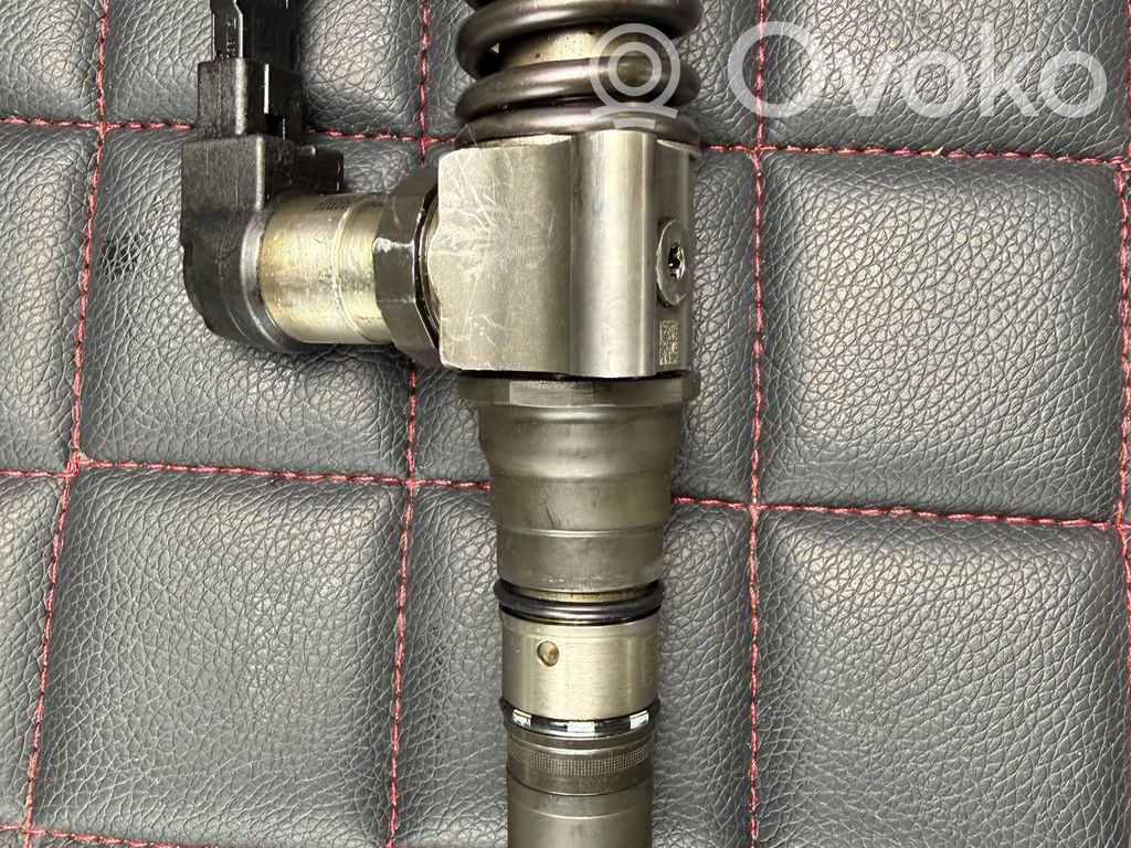 Volkswagen PASSAT B6 Inyector de combustible 