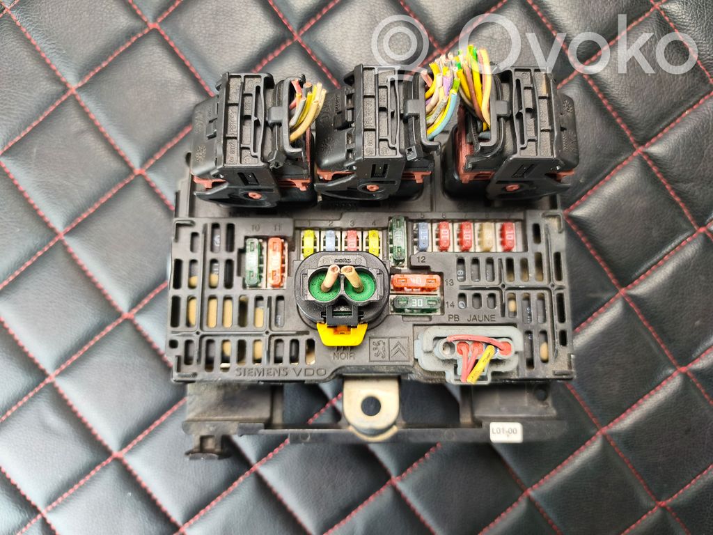 Peugeot 407 Module de fusibles 