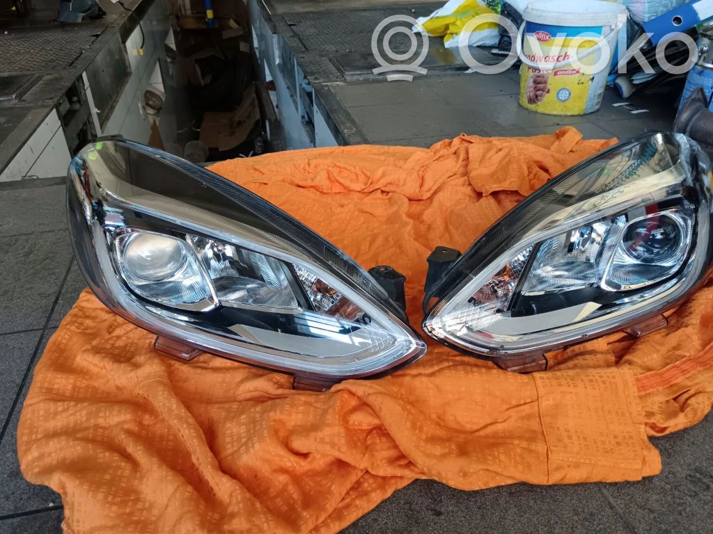 Headlight/headlamp   L1BB13E015CD