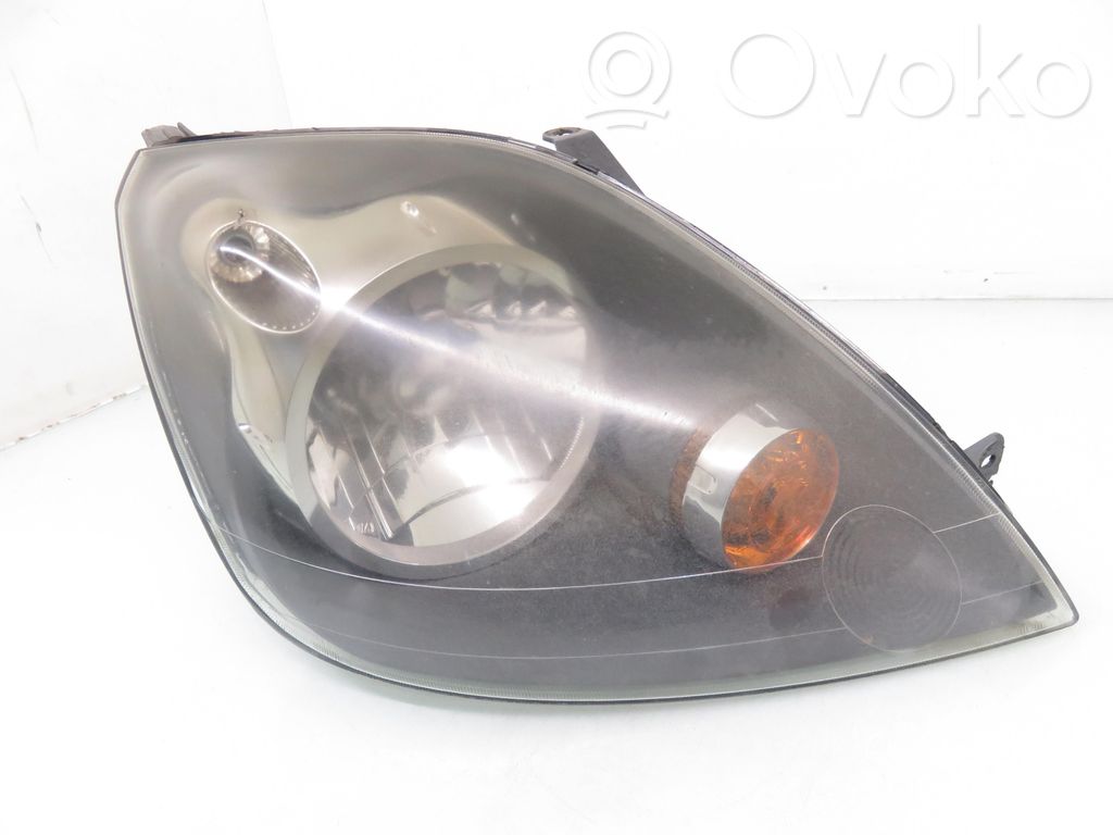 Ford Fiesta Lampa przednia 