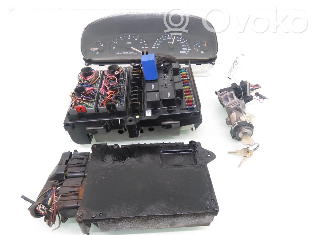 Engine control unit/module ECU   467132423199A,P04748212AD,P4686673,467132423199A,P04748212AD,P4686673