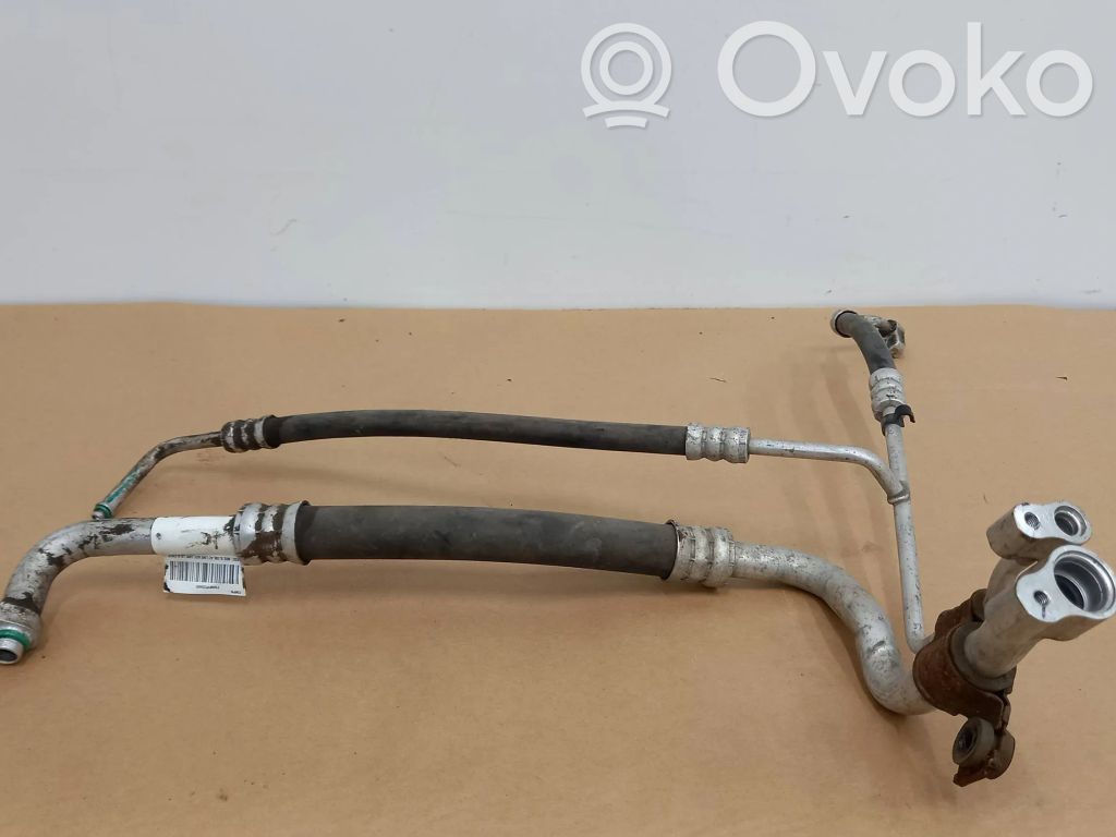 Tesla Model S Ilmastointilaitteen putki (A/C) 