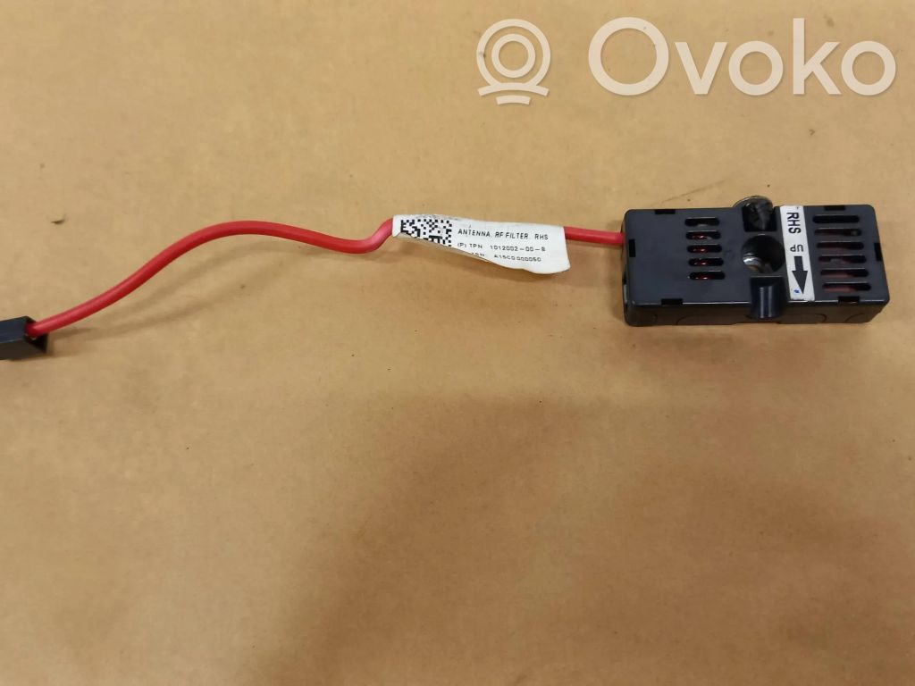 Tesla Model S Pystyantennin suodatin 