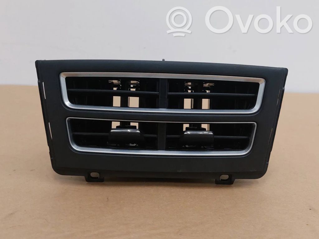 Tesla Model S Oro grotelės gale 