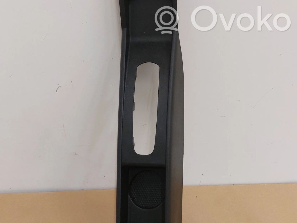 Center console   156080679,735394634