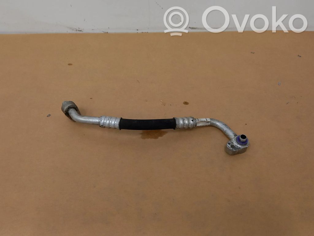 BMW i3 Ilmastointilaitteen putki (A/C) 