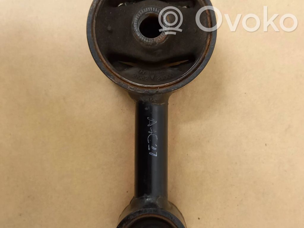 KIA Sportage Engine mount bracket 