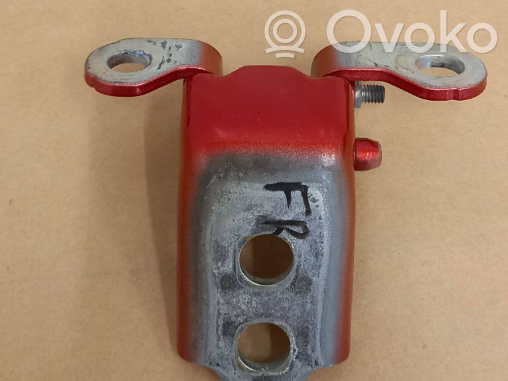 Renault Kadjar Front door upper hinge 