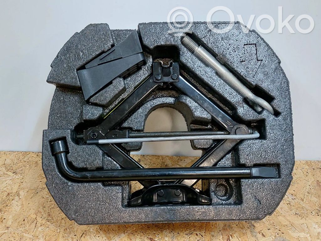 Jaguar XF X250 Tool set 
