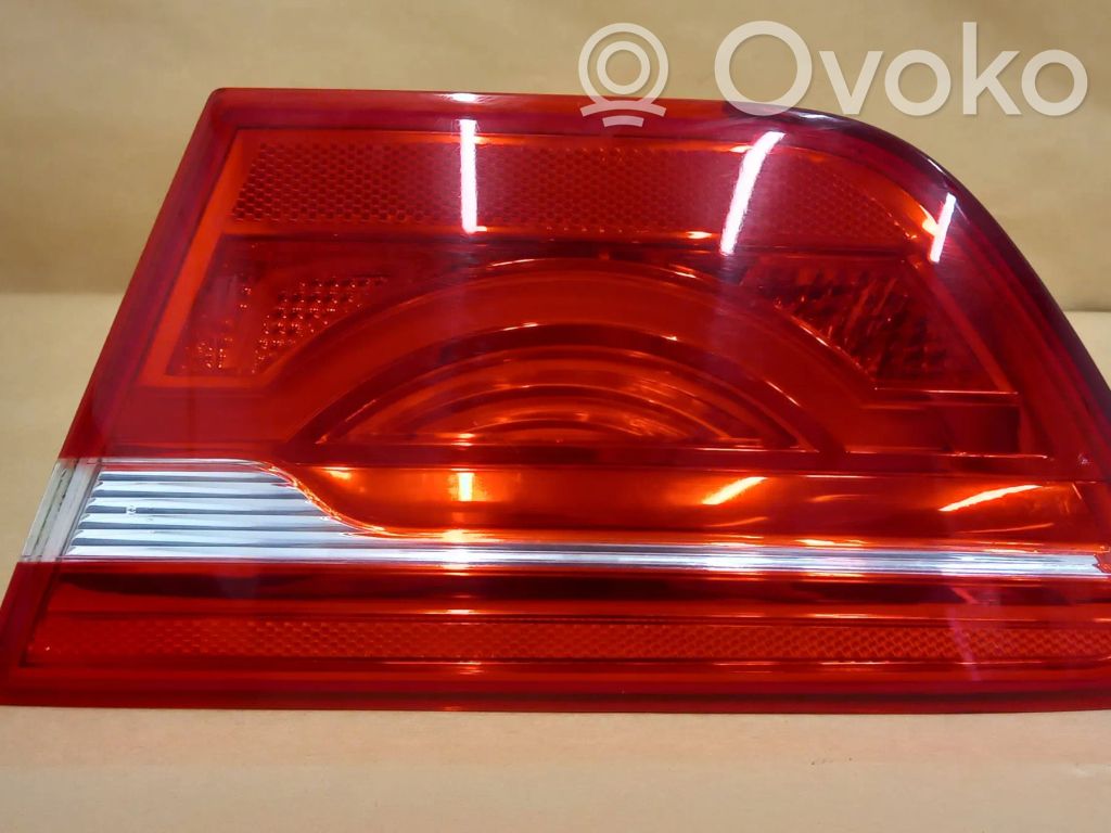 Lampy tylnej klapy bagażnika   A048519