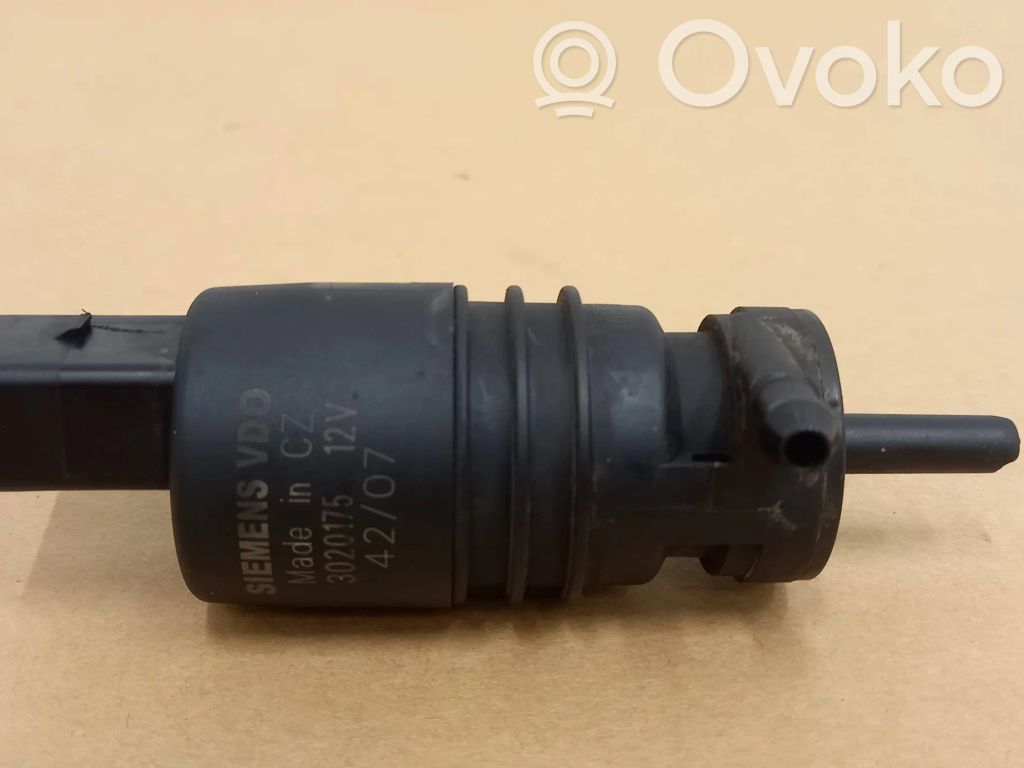 Windscreen/windshield washer pump   3020175