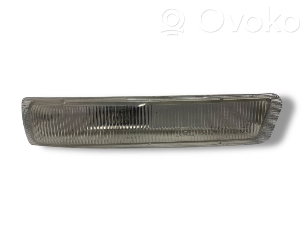 Front fender indicator light   8400409