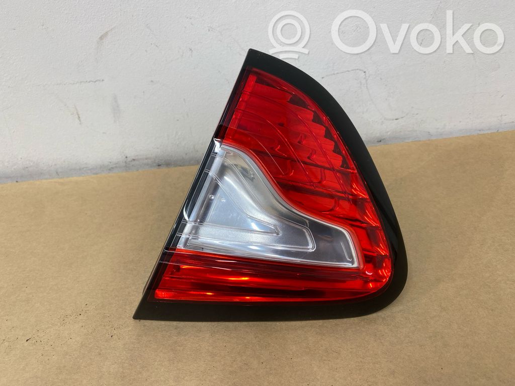 Renault Captur Tailgate rear/tail lights 