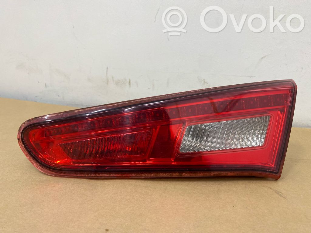Alfa Romeo Giulietta Takaluukun takavalot 