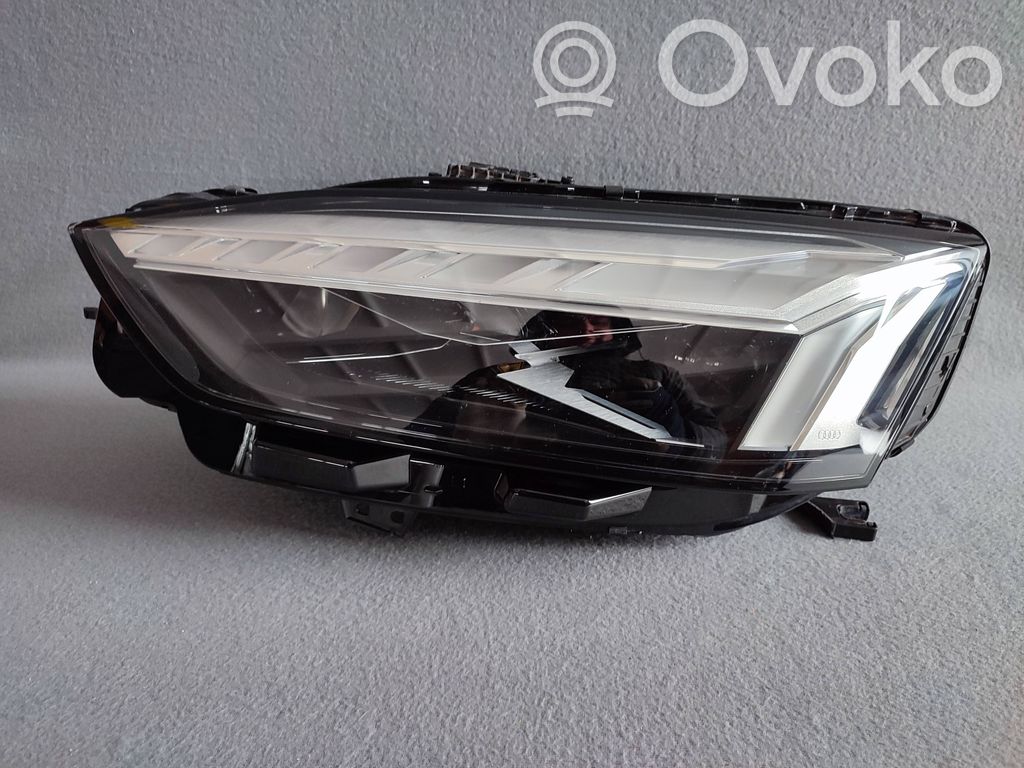 Audi RS5 Lampa przednia 