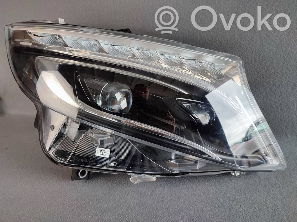 Mercedes-Benz V Class W447 Lampa przednia 