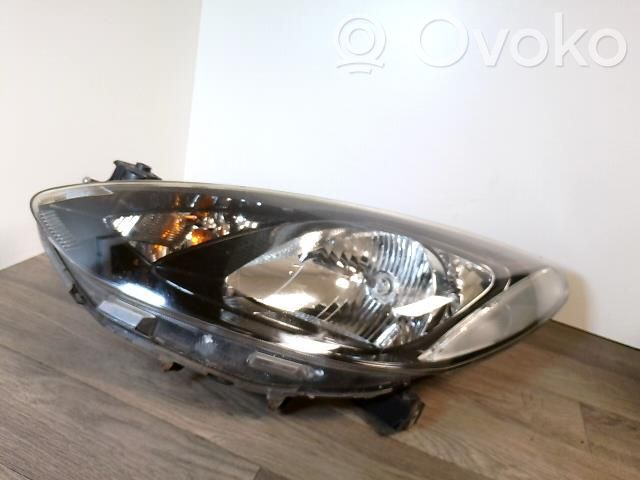 Mazda 2 Headlight/headlamp 