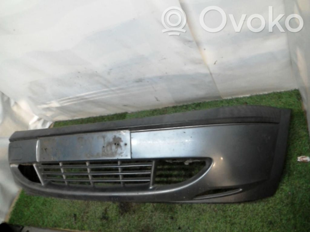 Ford Fiesta Parachoques delantero 