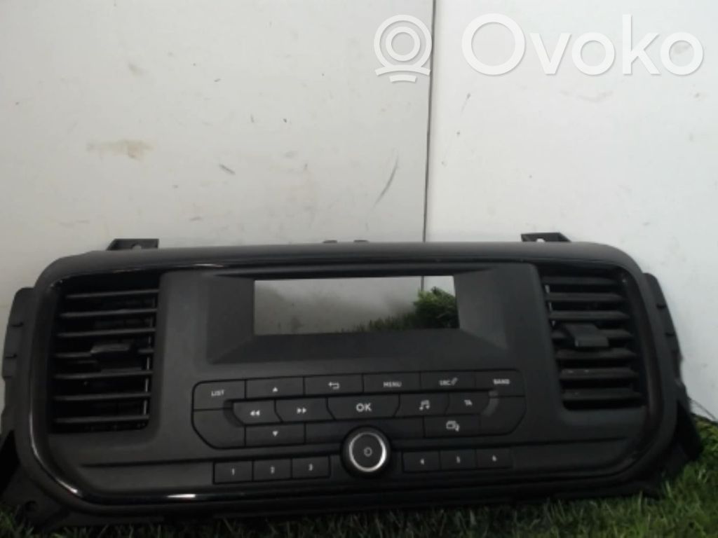 Head unit multimedia control   98093198ZD