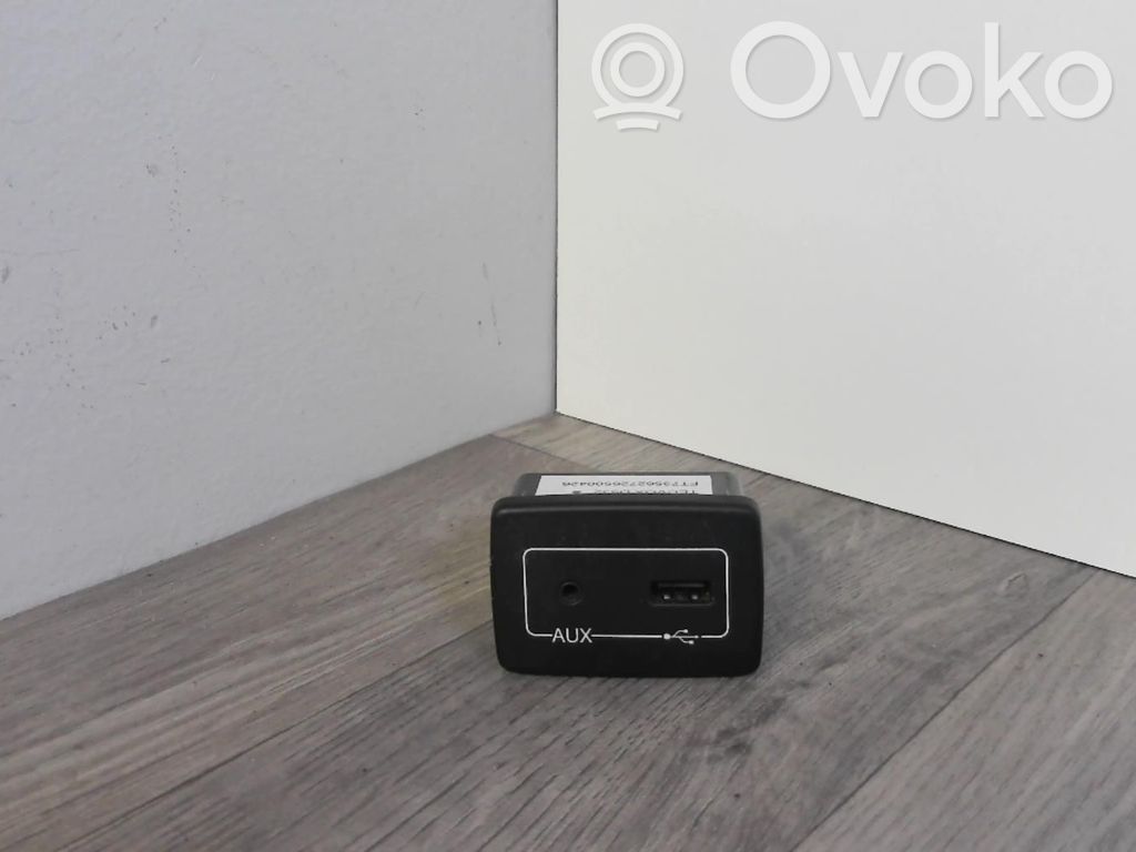 Enchufe conector USB   735654633