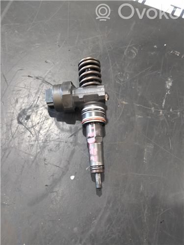Volkswagen Golf V Inyector de combustible 