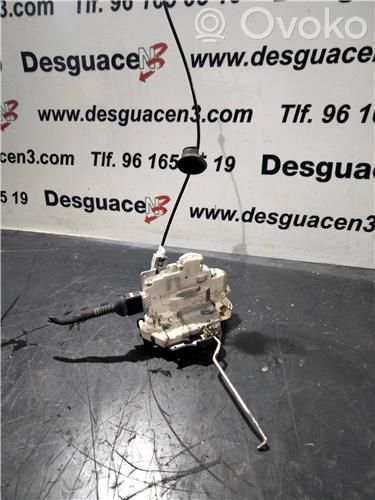 Audi A4 S4 B5 8D Cerradura de puerta delantera 