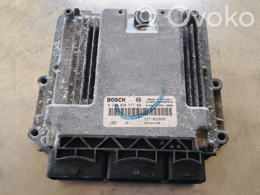 Unidad de control/módulo del motor   0281030577,237104134R,23710226