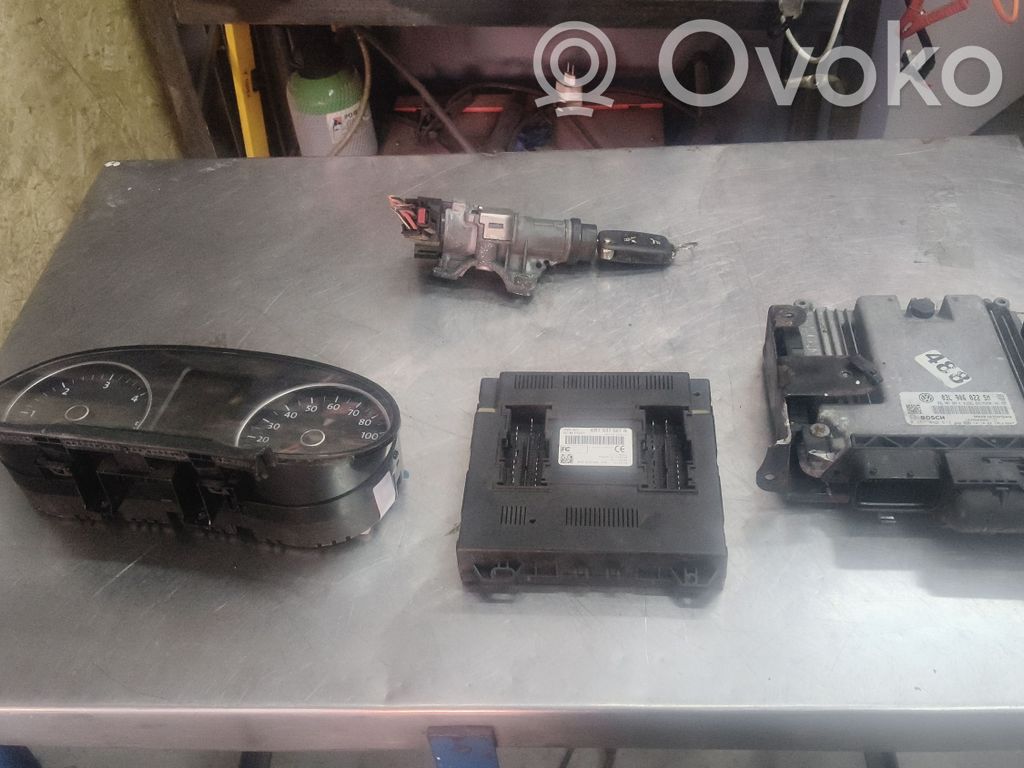 Volkswagen Amarok Kit cu ECU motor și set închidere uși 