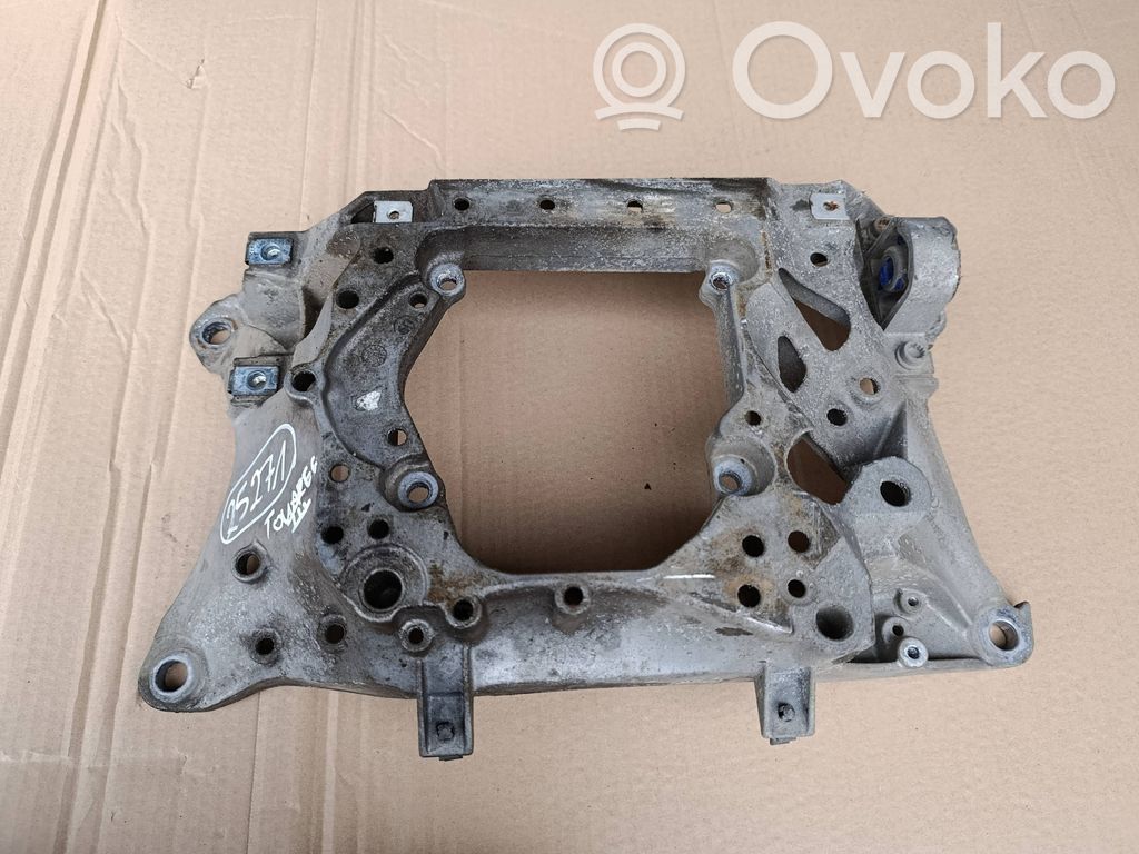 Volkswagen Touareg III Gearbox mounting bracket 