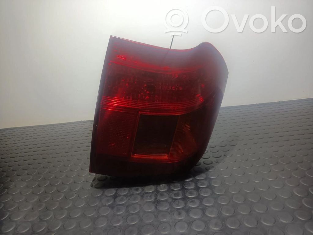 Luz trasera/de freno   E91458